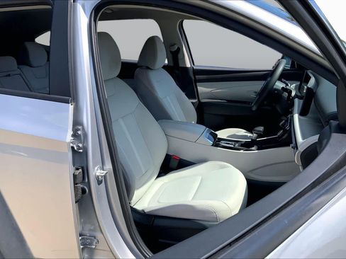 Used 2025 Hyundai Tucson SEL FWD image 9