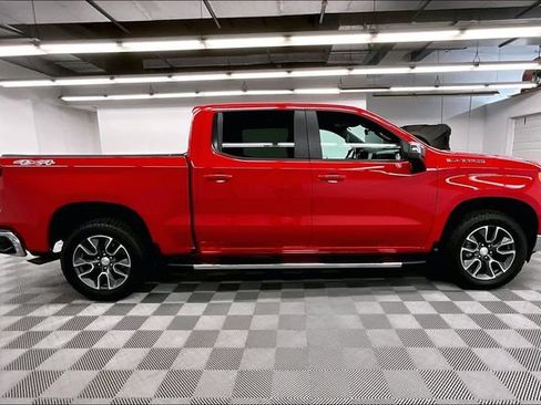 Used 2022 Chevrolet Silverado 1500 LT AWD/4WD image 15