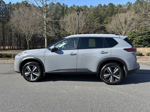 Certified 2025 Nissan Rogue SL AWD/4WD image 6