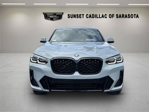 Used 2024 BMW X4 xDrive30i w/ Premium Package AWD/4WD image 2