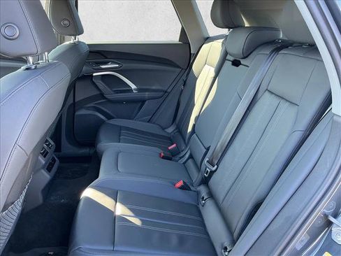 Certified 2025 Audi Q5 Premium w/ Convenience Package image 13