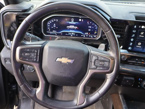 Used 2023 Chevrolet Silverado 1500 High Country w/ High Country Premium Package AWD/4WD image 17