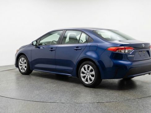 Used 2025 Toyota Corolla LE image 6