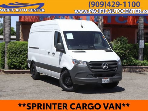 Used 2025 Mercedes-Benz Sprinter 2500 image 1