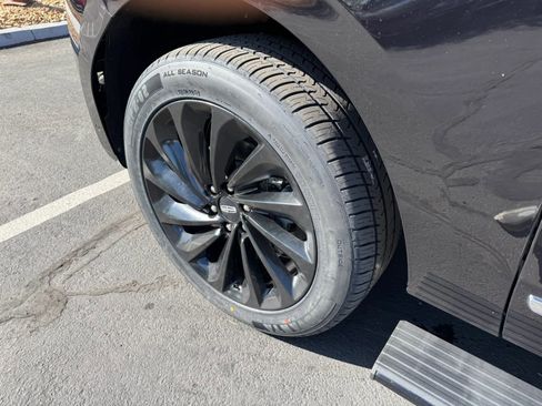 Used 2021 Lincoln Navigator L Reserve AWD/4WD image 9