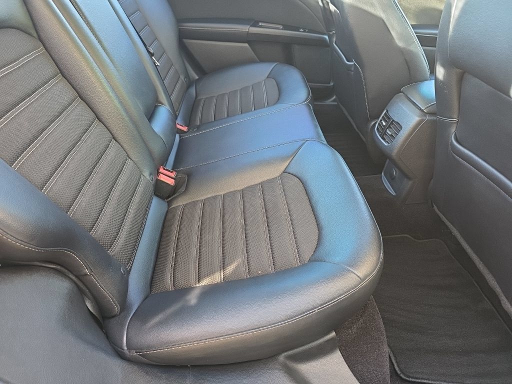 Used 2017 Ford Fusion SE w/ Equipment Group 201A FWD image 24