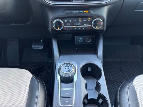 Used 2022 Ford Escape Titanium w/ Titanium Elite Package image 23