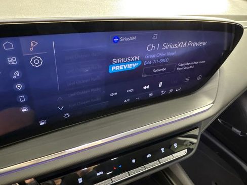 Used 2025 Buick Envision Preferred AWD/4WD image 40