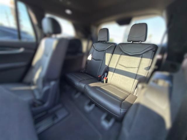 Used 2022 Cadillac XT6 Premium Luxury w/ Technology Package FWD image 11