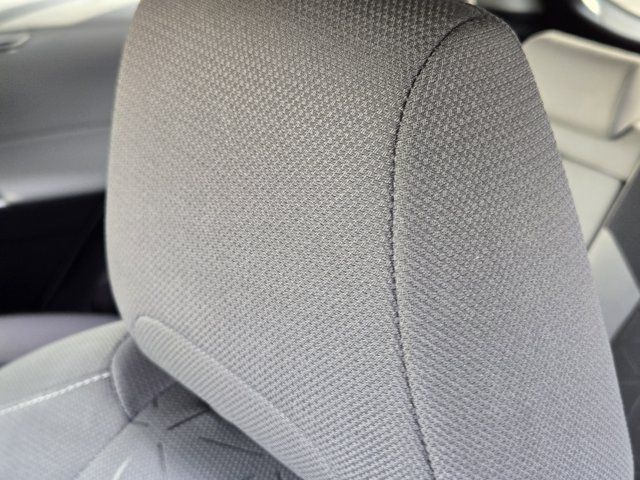 Used 2021 Toyota RAV4 XLE w/ Convenience Package AWD/4WD image 16