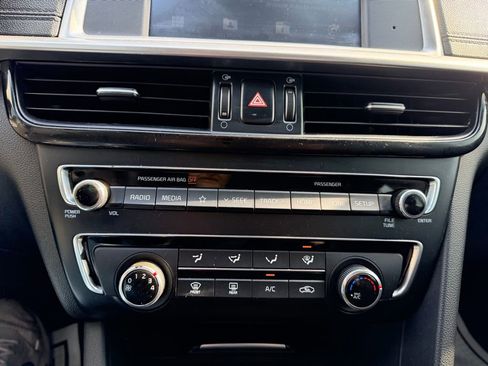 Used 2019 Kia Optima LX image 22