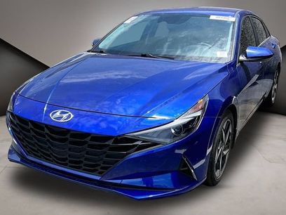 Used 2023 Hyundai Elantra SEL w/ Convenience Package