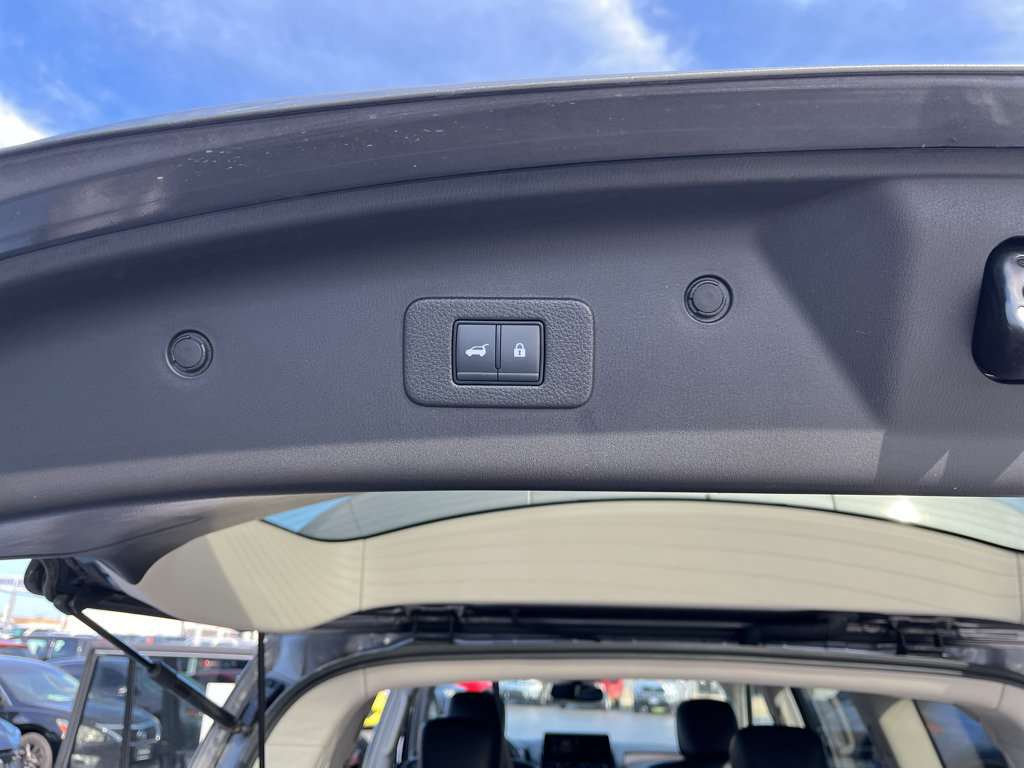 Used 2024 Nissan Armada SL w/ Captain's Chairs Package AWD/4WD image 38