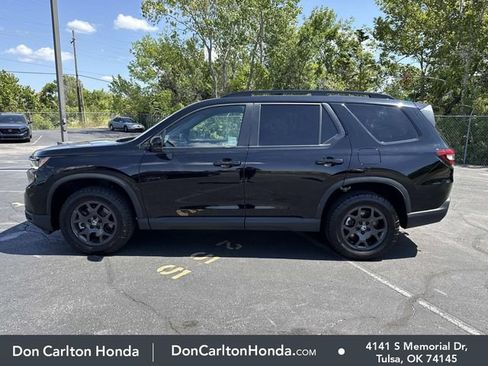 Used 2025 Honda Pilot TrailSport image 10