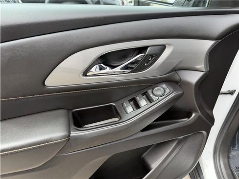 Used 2020 Chevrolet Traverse LS FWD image 15