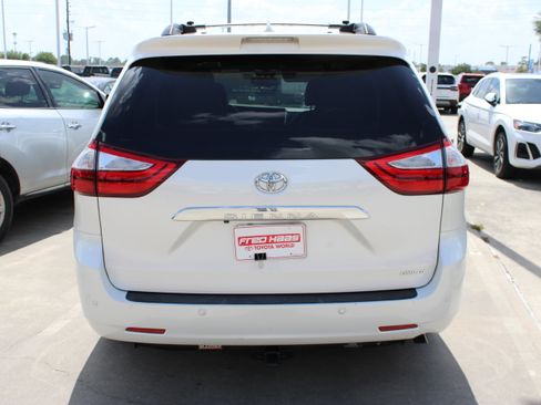 Used 2016 Toyota Sienna Limited Premium FWD image 7