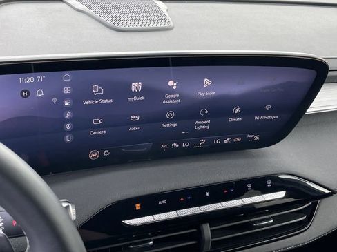 Used 2025 Buick Enclave Preferred image 17
