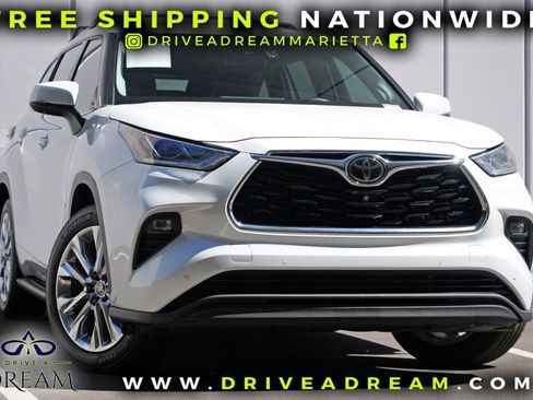 Used 2022 Toyota Highlander Limited FWD image 2