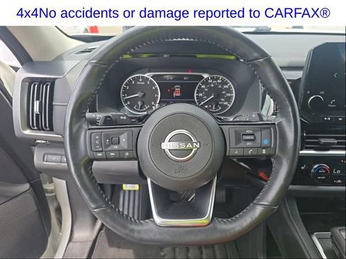 Used 2024 Nissan Pathfinder SL AWD/4WD image 12