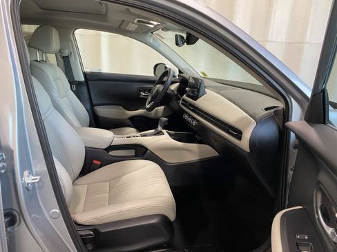 Used 2026 Honda HR-V EX-L image 11