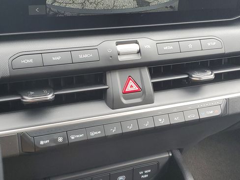 New 2025 Kia K4 LX image 27