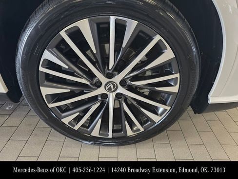Used 2024 Lexus RX 350 Premium Plus w/ Convenience Package FWD image 7