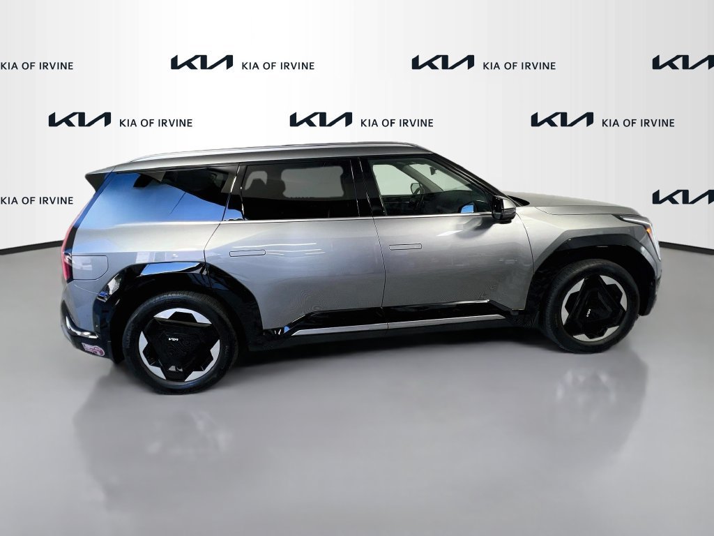 Certified 2024 Kia EV9 Land w/ Towing Package AWD/4WD image 10