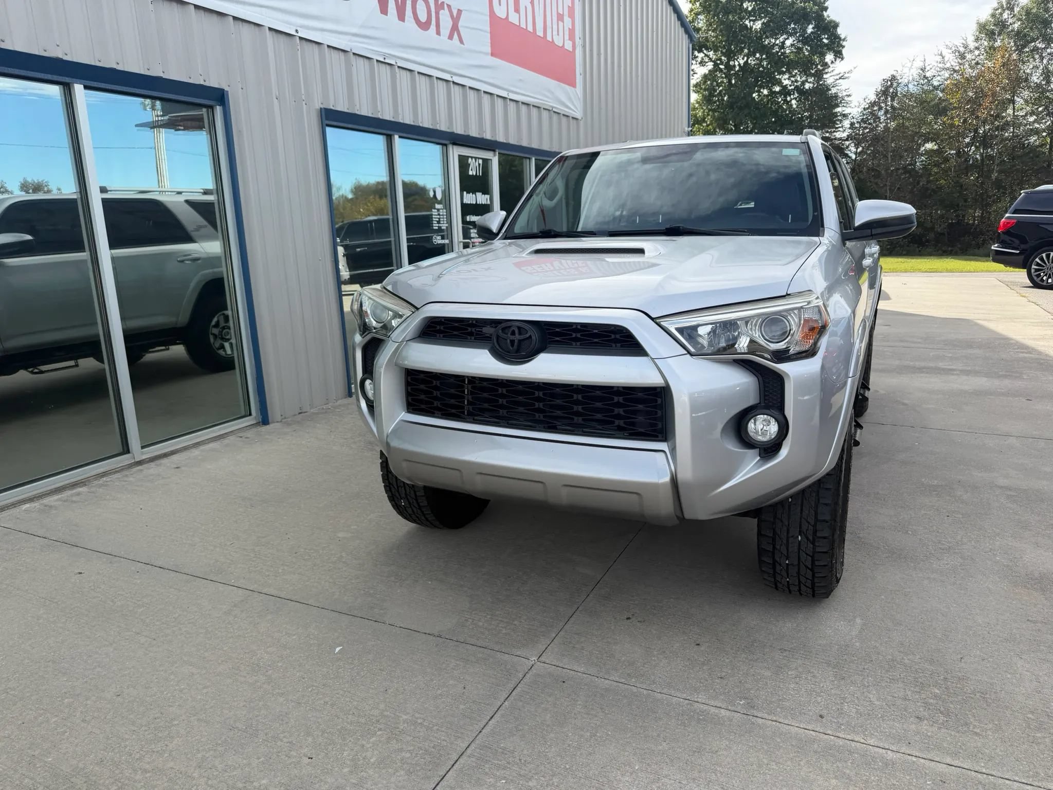 Used 2018 Toyota 4Runner TRD Off-Road AWD/4WD image 23