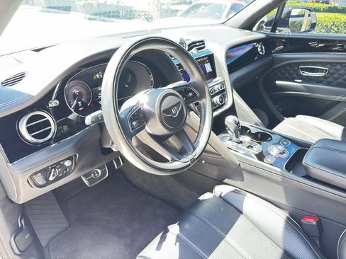 Used 2022 Bentley Bentayga AWD/4WD image 15