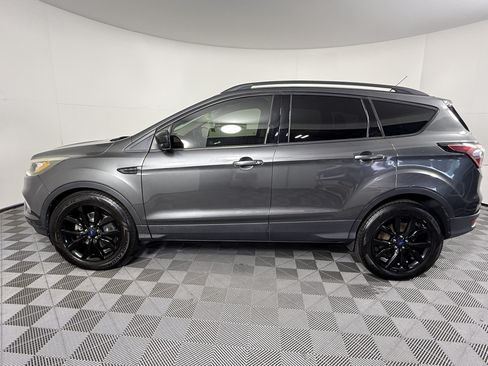 Used 2017 Ford Escape SE w/ SE Sport Appearance Package AWD/4WD image 5