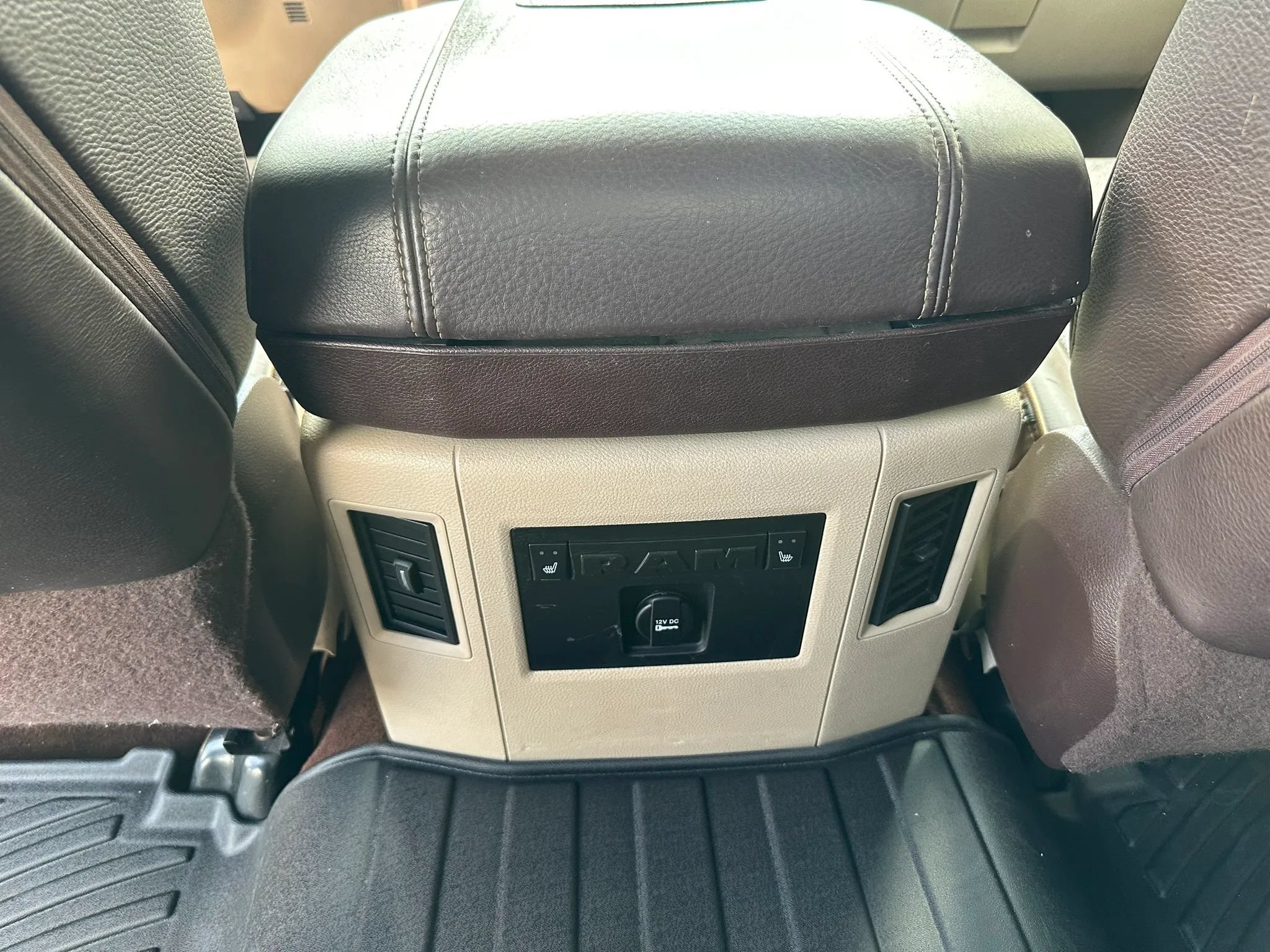 Used 2015 RAM 3500 Laramie Longhorn AWD/4WD image 22