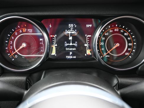 Used 2023 Jeep Gladiator Overland image 12