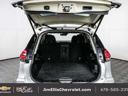 Used 2020 Nissan Rogue SV image 30