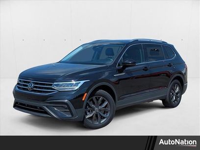 Used 2022 Volkswagen Tiguan SE w/ Panoramic Sunroof Package