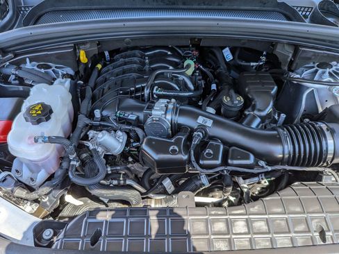 Used 2025 Jeep Grand Cherokee Altitude AWD/4WD image 39