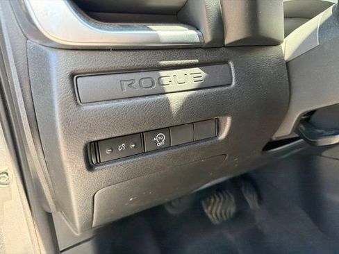Used 2024 Nissan Rogue S AWD/4WD image 37