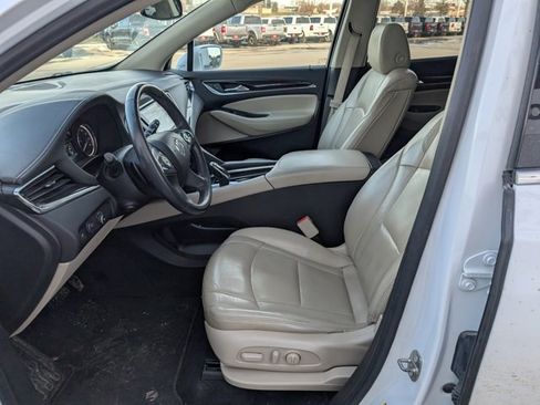 Used 2018 Buick Enclave Premium image 2
