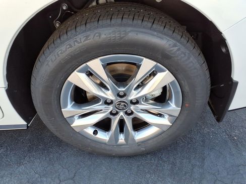 New 2026 Toyota Sienna Limited image 7