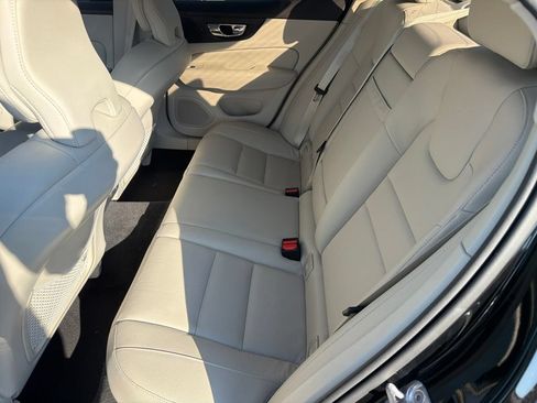 Used 2020 Volvo S60 T5 Momentum FWD image 5