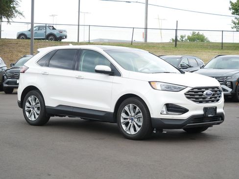 Used 2019 Ford Edge Titanium w/ Equipment Group 301A AWD/4WD image 4