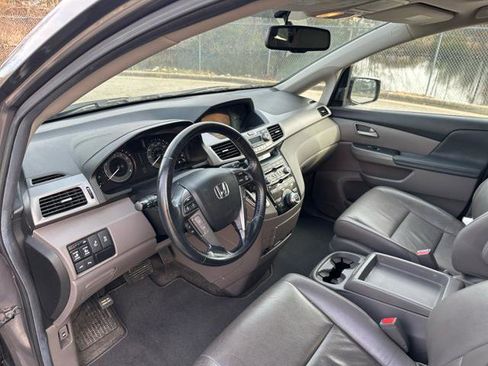 Used 2013 Honda Odyssey Touring Elite image 31