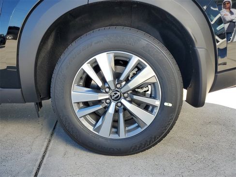 New 2025 Nissan Pathfinder SL w/ Black Appearance Package image 5