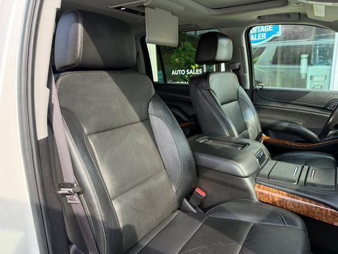 Used 2017 Chevrolet Suburban Premier AWD/4WD image 35