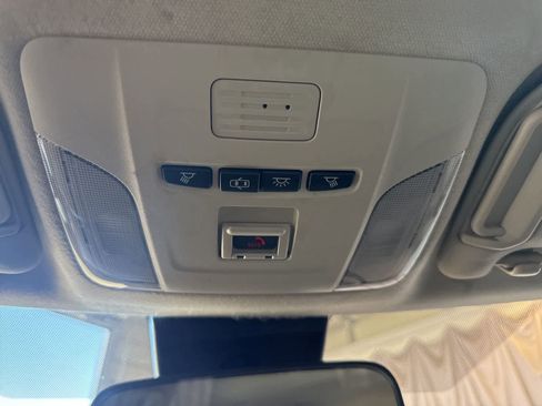 Used 2022 Toyota Corolla LE w/ Carpet Mat Package (TMS) FWD image 8