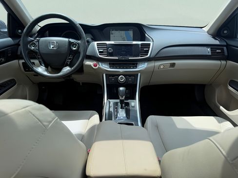 Used 2014 Honda Accord Touring image 15