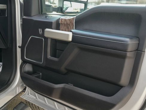 Used 2017 Ford F250 Lariat w/ Chrome Package image 48