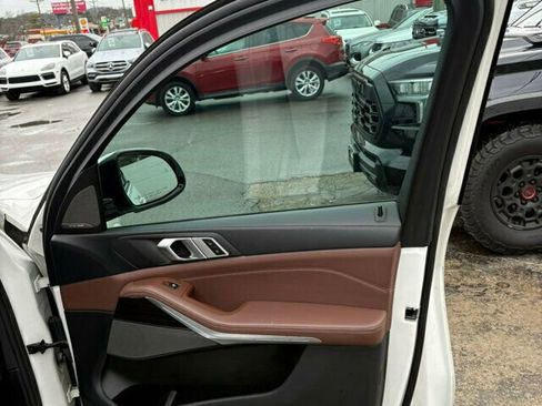 Used 2020 BMW X5 xDrive40i w/ M Sport Package image 23