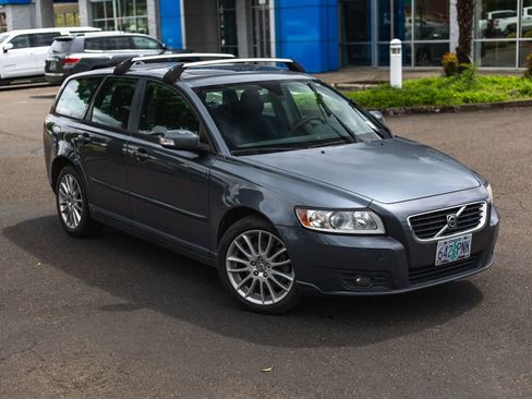 Used 2009 Volvo V50 2.4i FWD image 2