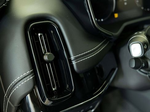 New 2026 Aston Martin DBX 707 image 25