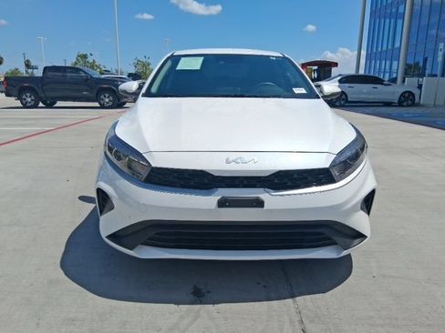 Used 2024 Kia Forte LXS w/ LXS Technology Package FWD image 2